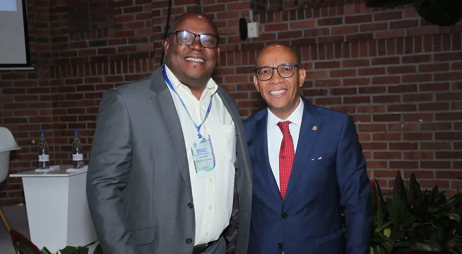 Yackson Eustaquio Chaverra Mena con el Magistrado Gerson Chaverra Castro en la IV Jornada Internacional de Derecho Penal y Procesal Penal, Cali